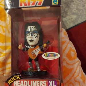 Kiss figurine